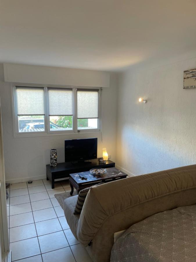 Grand Studio 7 Minutes De La Plage Et Climatise Sur Juan Les Pins 昂蒂布 外观 照片